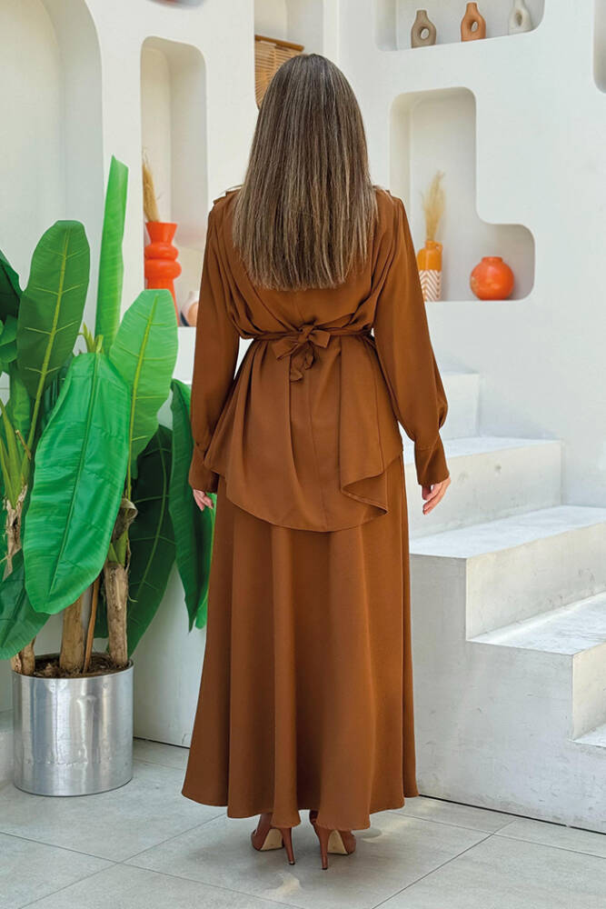 Bel Kemer Detaylı Bluz ve Mevlana Etek Takım 8390 Taba - 3